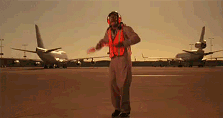 공항 직원마저도
