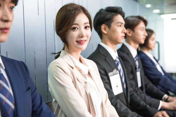 철밥통이었던 공기업, LH 때문에 정규직 채용 반토막?