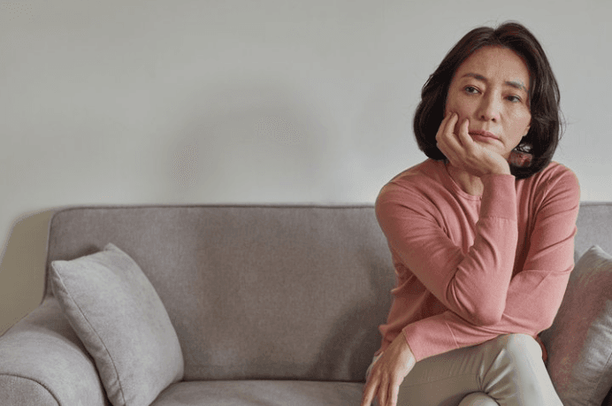 "살이 이유없이 쪄요" 폐경 후 나타나는 증상들