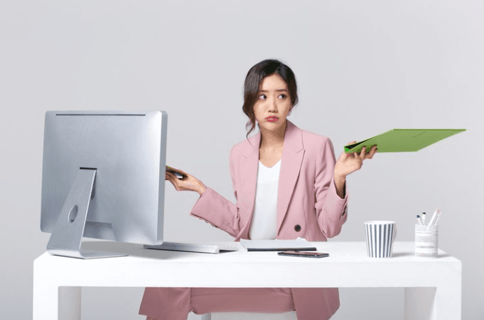 중소기업 VS 공공기관 무기계약직, 뭐가 나을까요?