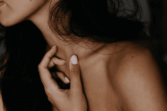 ‘혹시 코로나?’ 인후통의 다양한 원인 알아보기