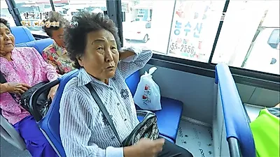 "정류장도 하차벨도 없어요" 42년째 섬 주민의 발이 된 청산도 버스의 특별한 규칙